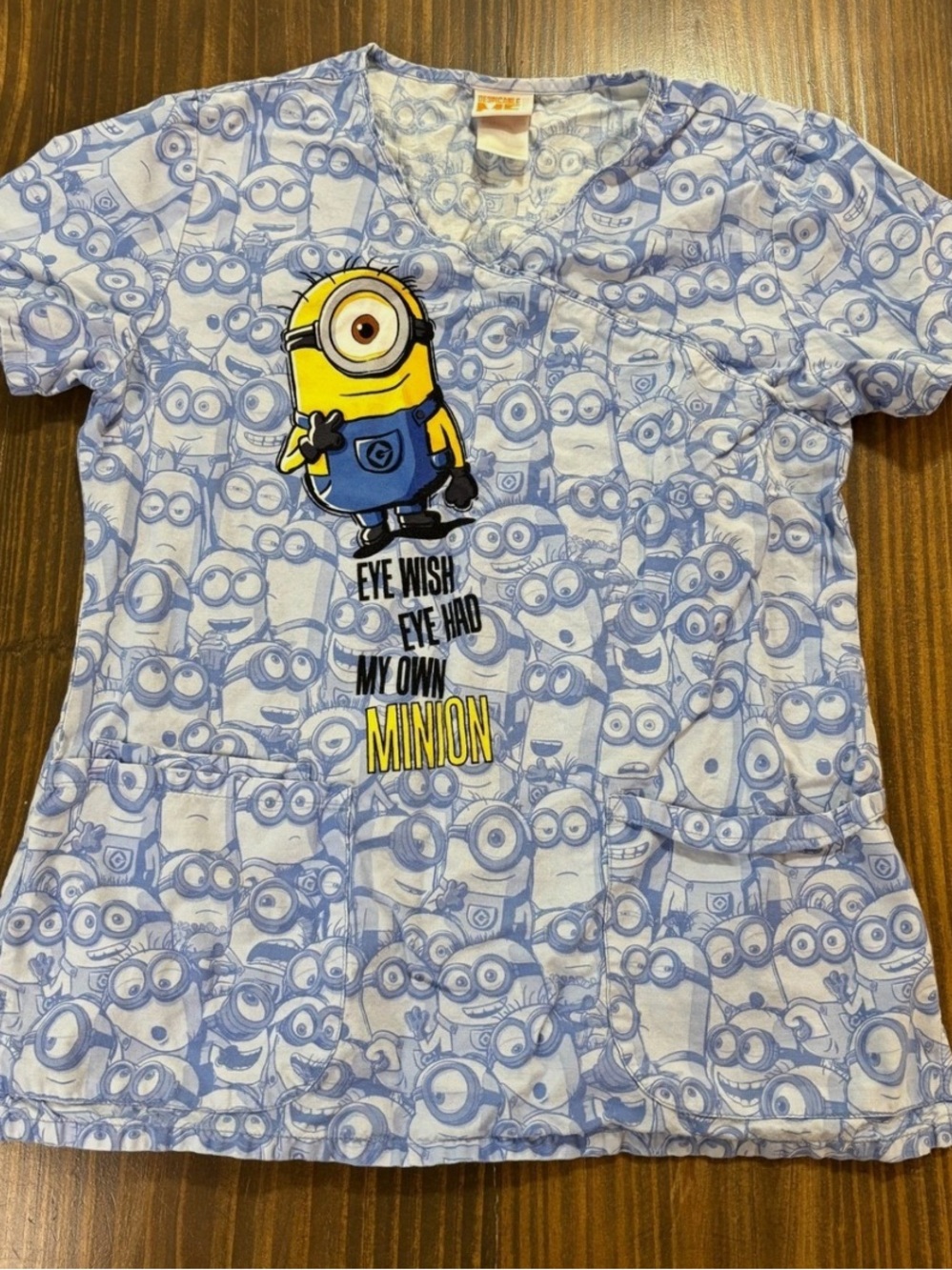 DESPICABLE ME Minions Women’s Scrub Top Blue Cartoon Graphic V Neck